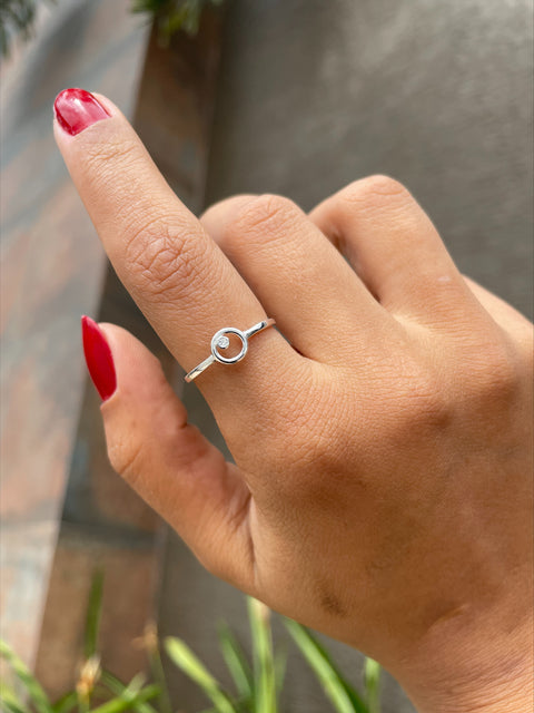 Anel de Prata Aparador Círculo com Zircônia Cristal