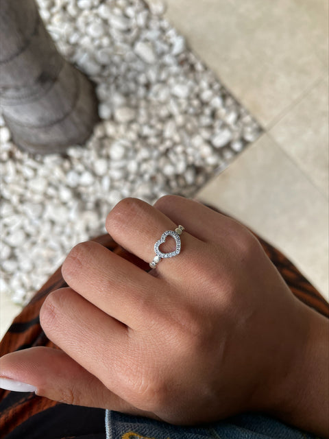 Anel de Prata Coração Cravejado com Zircônias Cristal